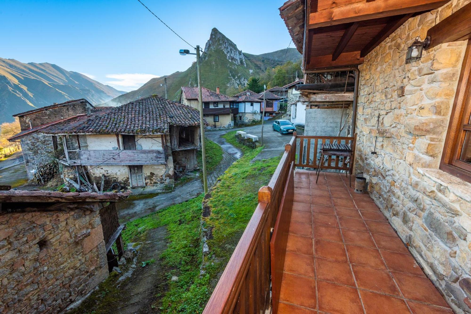 Casa De Ligueria Guest House Rozapanera Ngoại thất bức ảnh