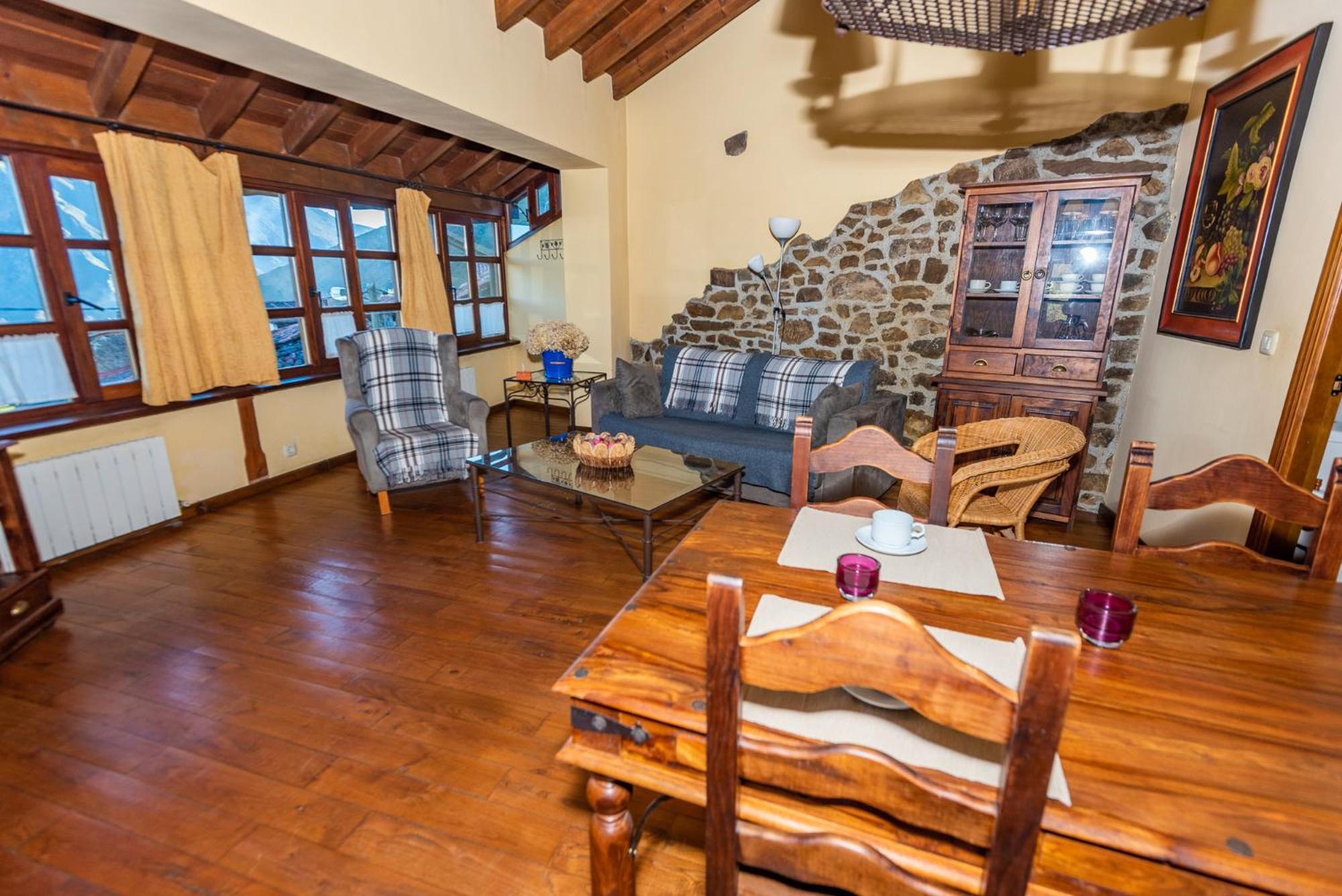 Casa De Ligueria Guest House Rozapanera Ngoại thất bức ảnh